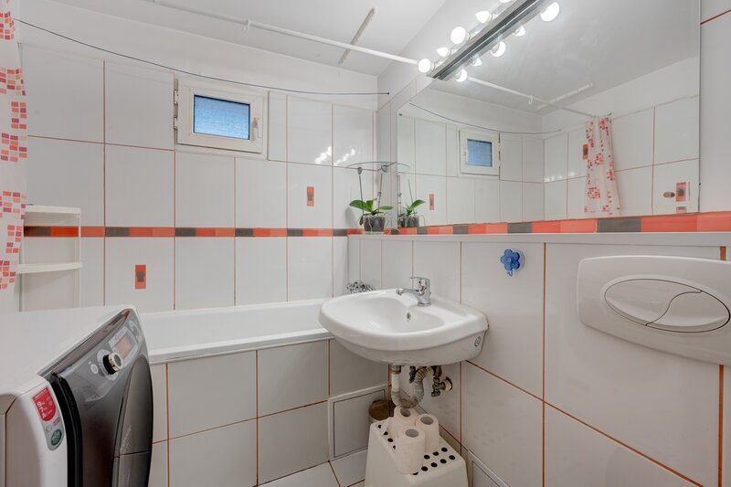 Baba Novac, Dristor, Piata Alba Iulia, Decebal