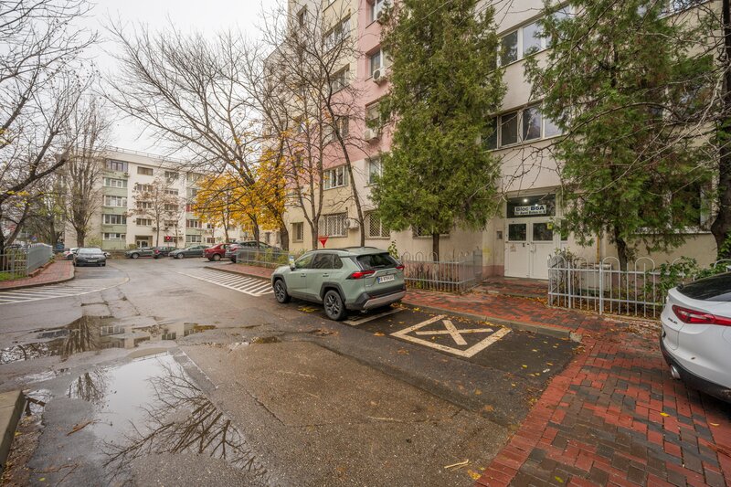 Baba Novac, Dristor, Piata Alba Iulia, Decebal